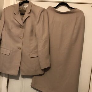 Elegant Beige Women's Suit Set